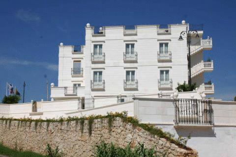 Hotel Madonna Delle Grazie Чельє-Мессапіка Екстер'єр фото