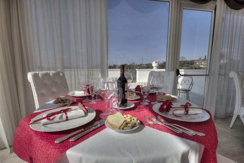 Hotel Madonna Delle Grazie Чельє-Мессапіка Екстер'єр фото